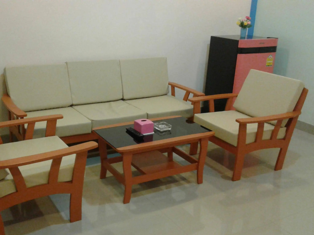Thanaroj Guesthouse