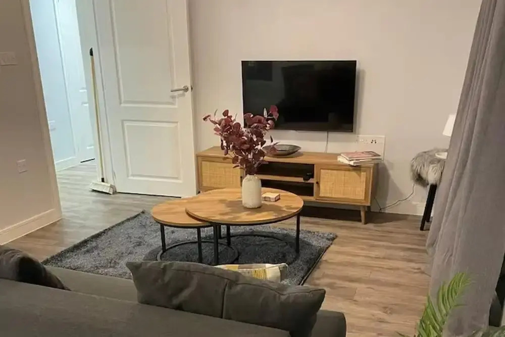 Stylish Retreat - Sleeps 6 Terrace-2bedroom-petsok