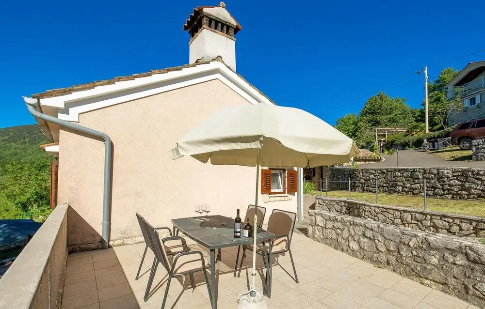 Stunning Home in Moscenice With Wifi and 2 Bedrooms