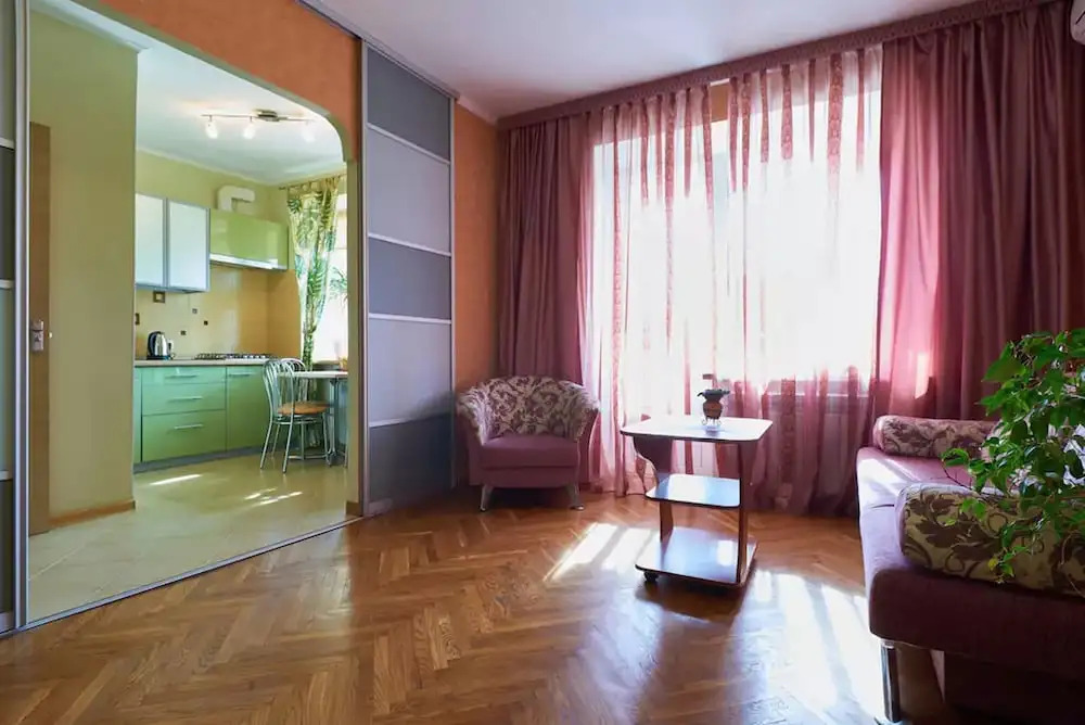 Апартаменты Home-Hotel, ул. Малая Житомирская, 10-2