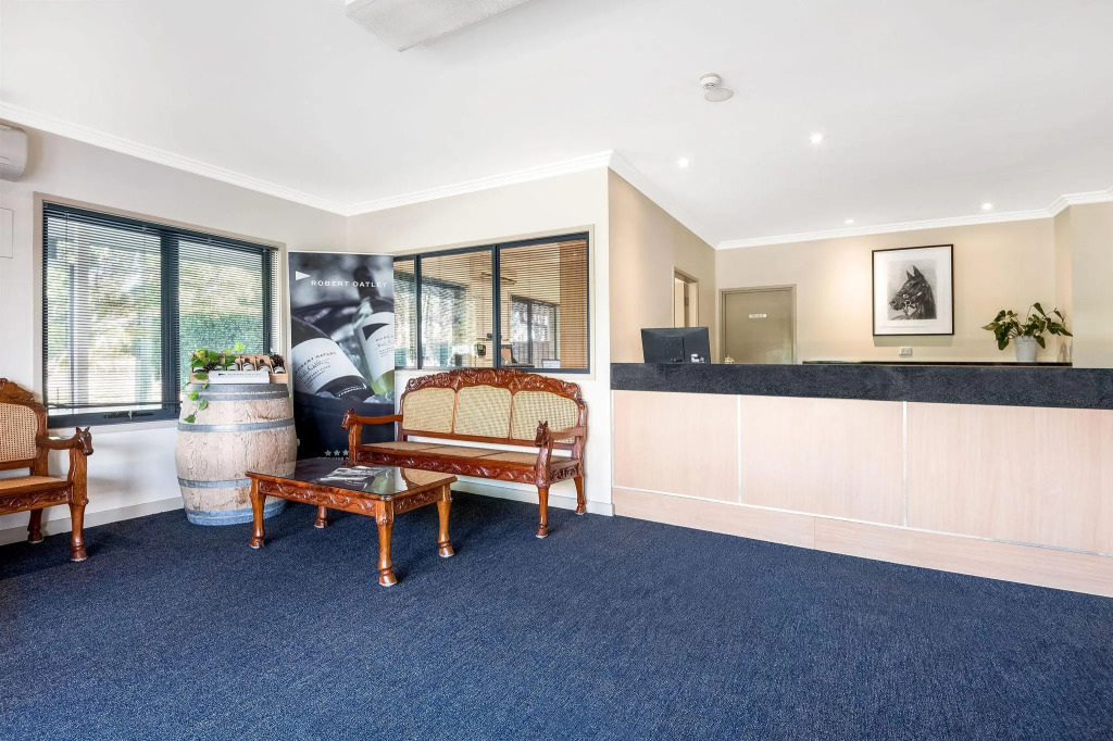 Hawkesbury Race Club Motel