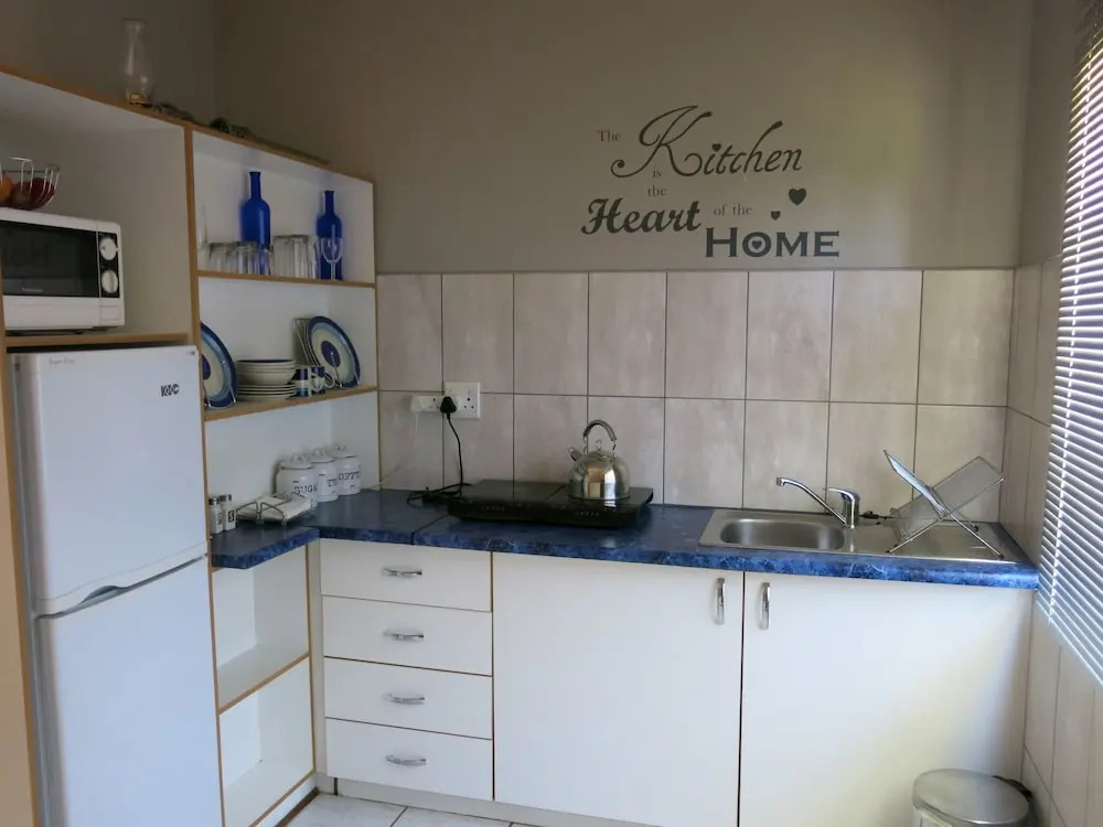 Cherry Lane Self Catering BB - 1 Bedroom Bathroom With Shower for 4 Guests