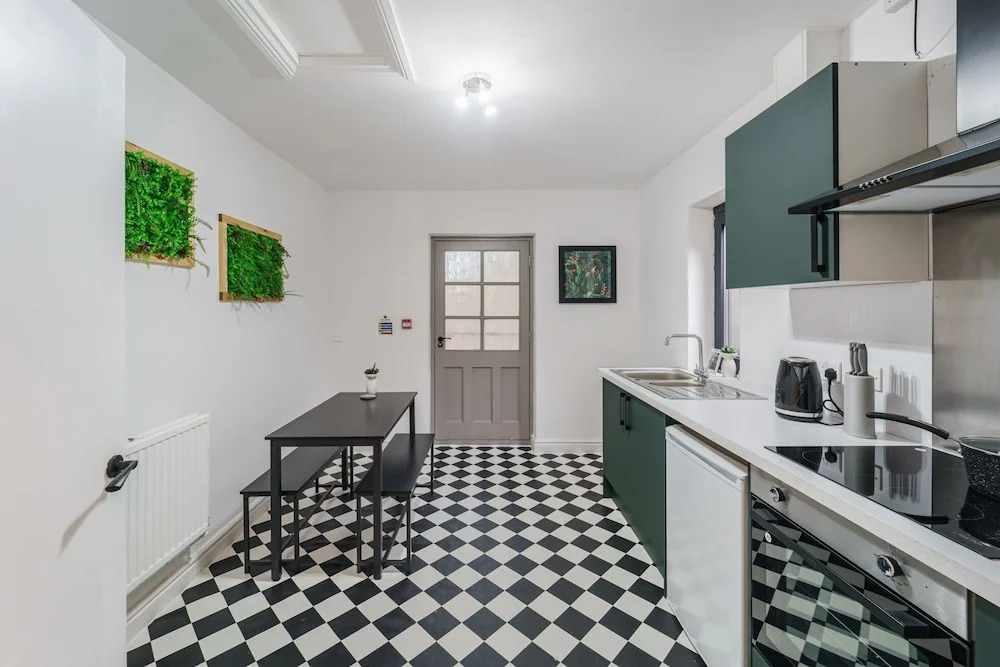 Deluxe Studio Apartments