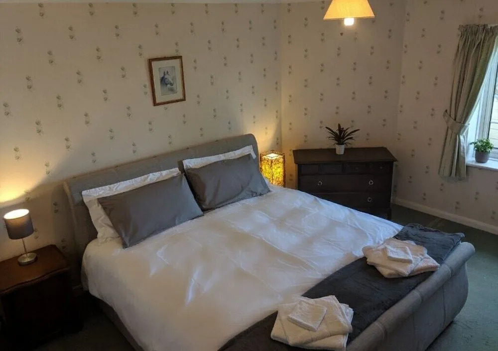Huntingball Lodge