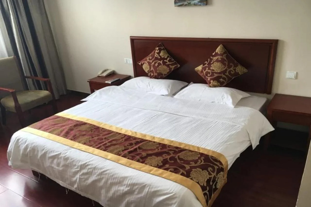 JUN Hotels Jinan Tianqiao District Railway Station Square