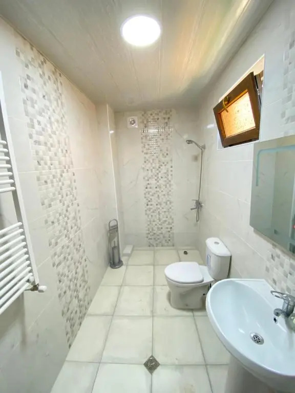 Andro House