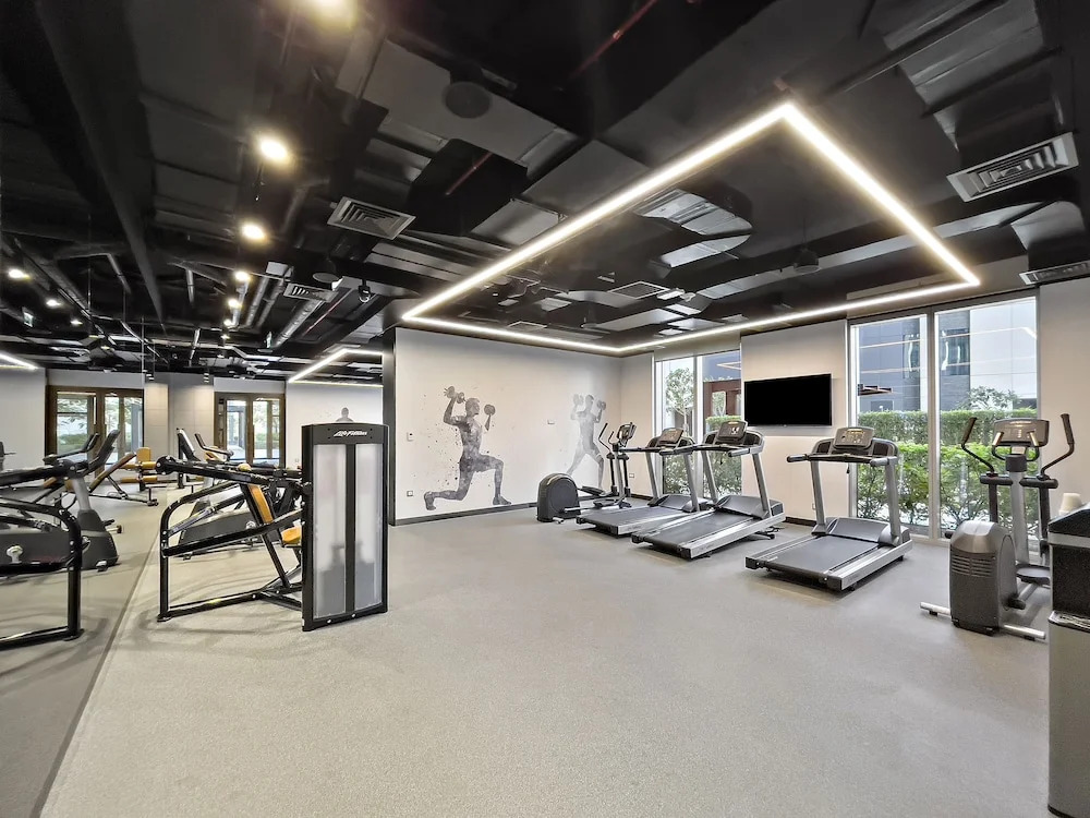 WelHome - Stylish Condo With Cityscape View in Creek Harbour