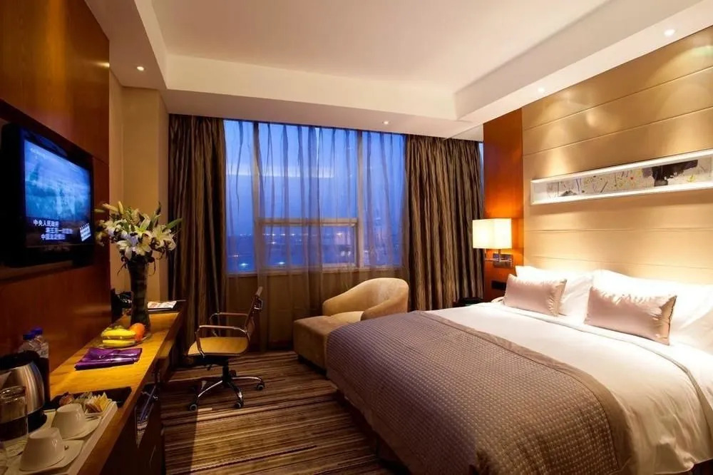 Qingdao Celebrity Hotel