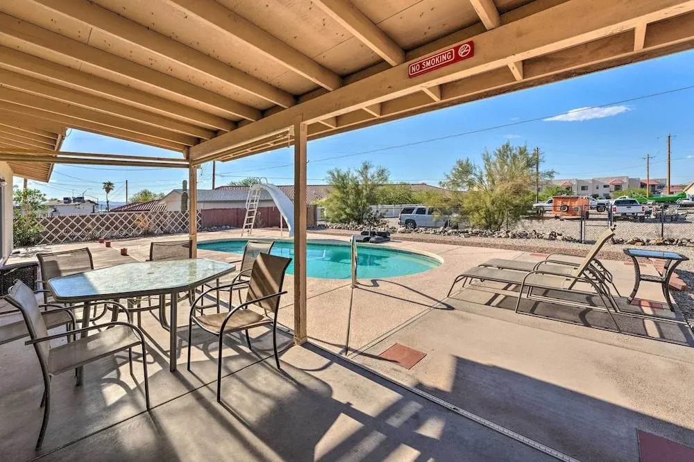 Pool & Boat Parking 1 mi to Lake