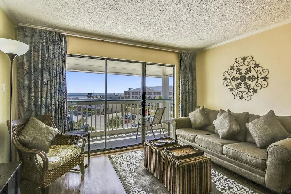 Casa del Vistas 1 Br condo by RedAwning