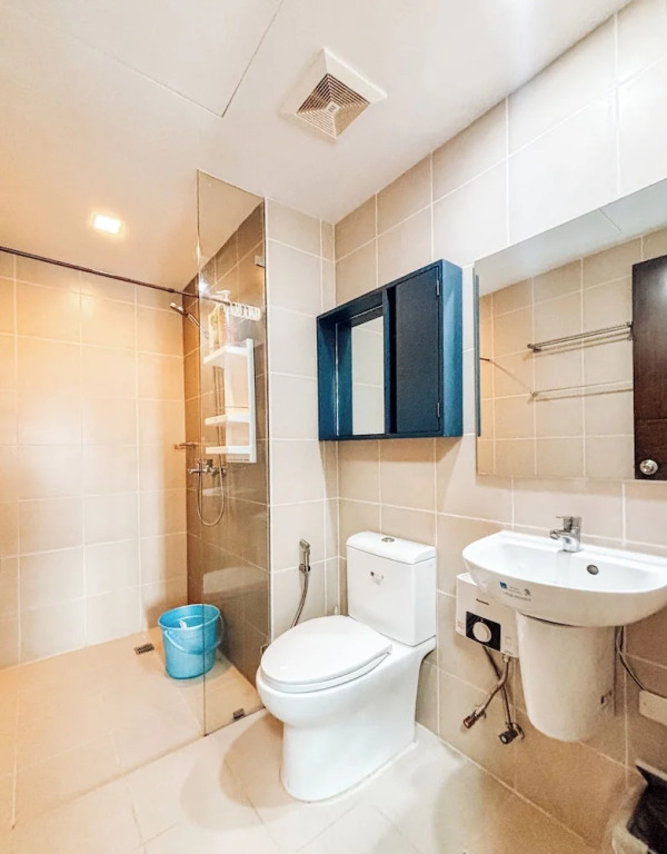 Spacious Comfort Charm
