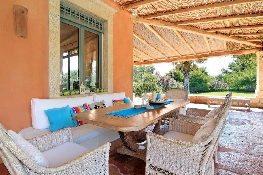 Vouliagmeni Villa