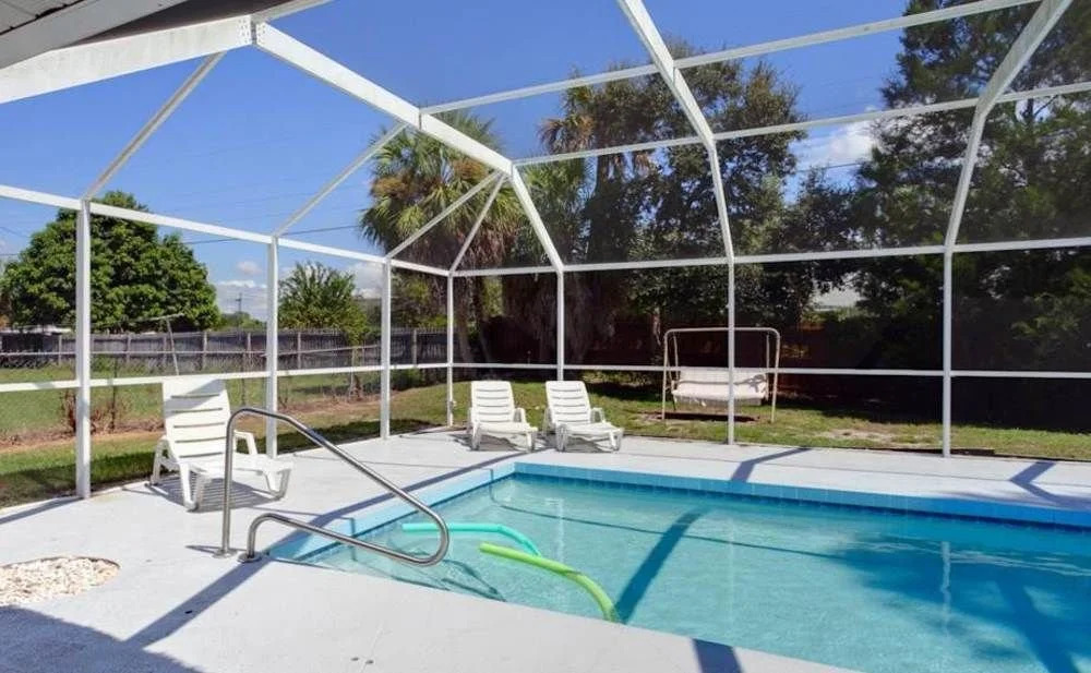 Parkdale Venice Island 4 Br Home by RedAwning