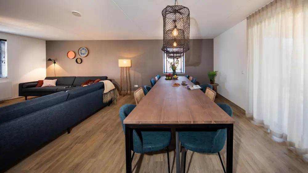 Luxe 16p in Thorn With 8 Bedrooms and 5 Bathrooms