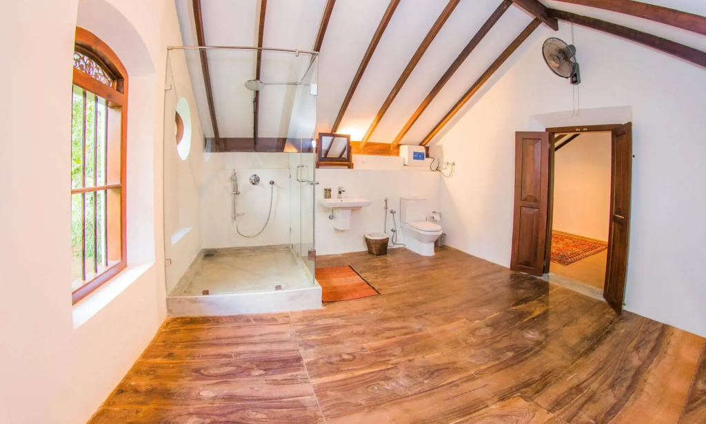 MO River House Luxury Villa