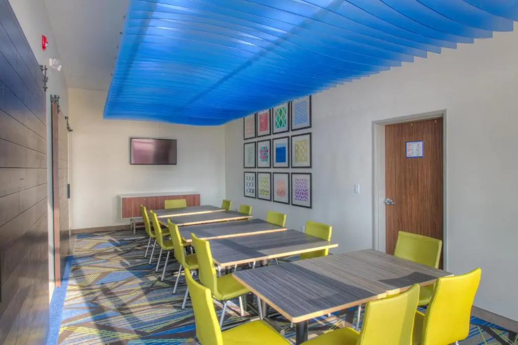 Holiday Inn Express & Suites - Remington by IHG