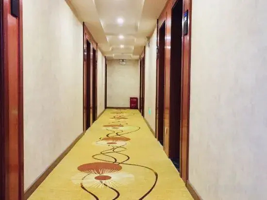 Yijia Hotel