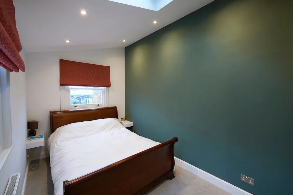 Modern 3 Bedroom House With Garden in Peckham