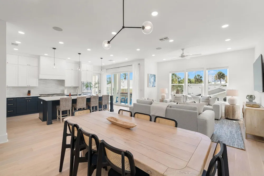 The Akoya Pearl - 2 Beach Homes Steps From CWB