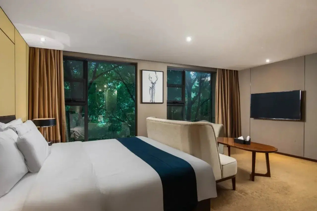 BBHOL Elegant Hotel