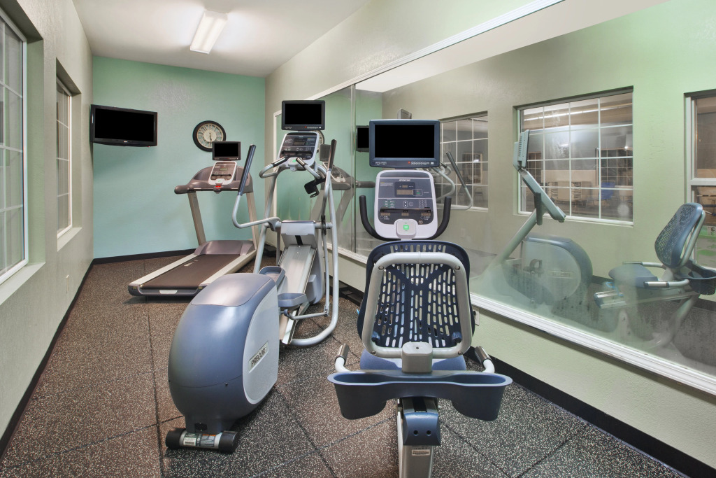 Holiday Inn Express & Suites Manchester by IHG