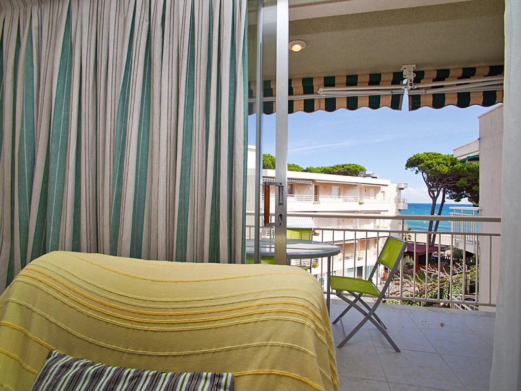 Apartment DMS IV-1 by Interhome