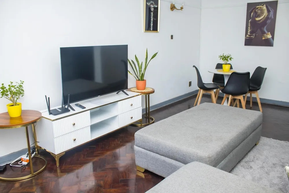 Centrally Located 1 Bedroom Apartment - 2365