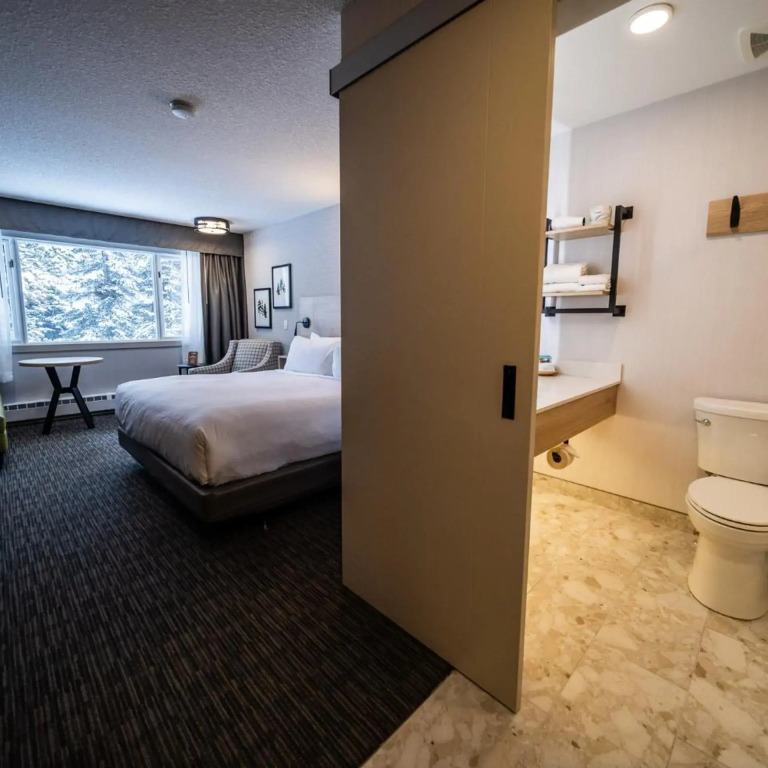 Mountaineer Lodge