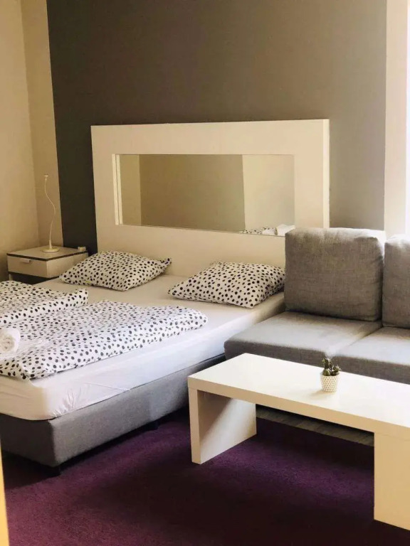 Executive Rooms and Suites Play