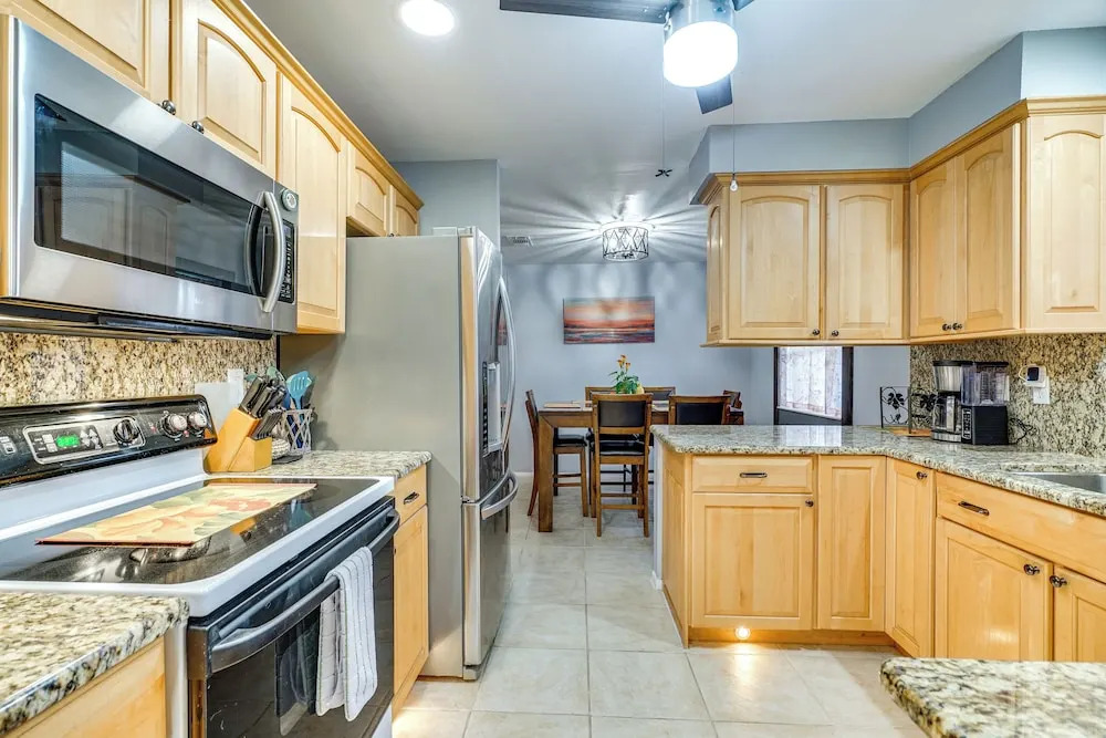 Canalfront Cape Coral Home: Fish, Swim & Lounge!
