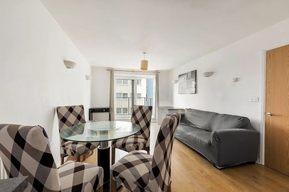 Cozy London Stratford Apartment With Gym