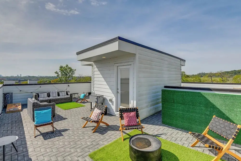 Nashville Townhome w/ Rooftop Balcony & Game Room!
