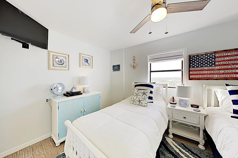 New Listing! Chic Gulf-view Beach W/ Pools 3 Bedroom Condo