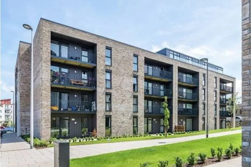 1 Bedroom Apartment With Free Parking Sleeps 2 in City Centre