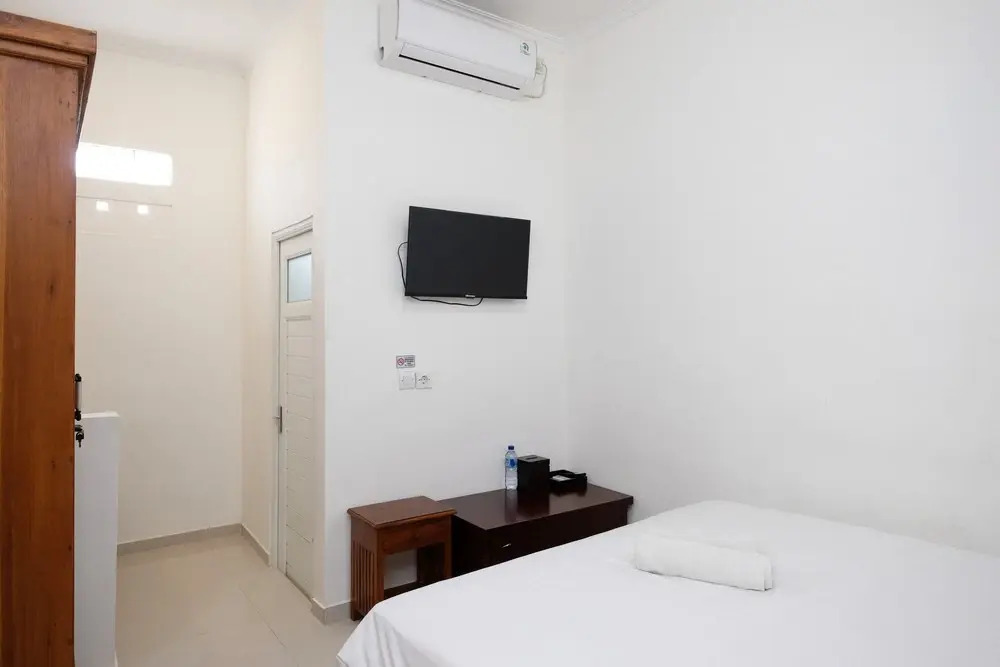 Urbanview Hotel Arta Guna Casa