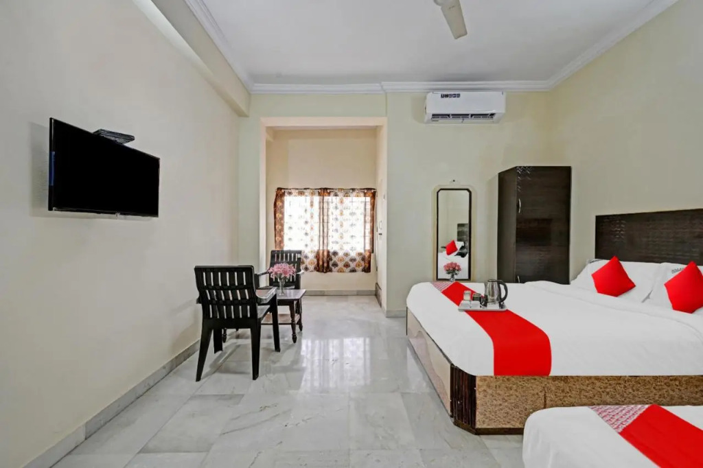 OYO 70196 Hotel Raj Inn