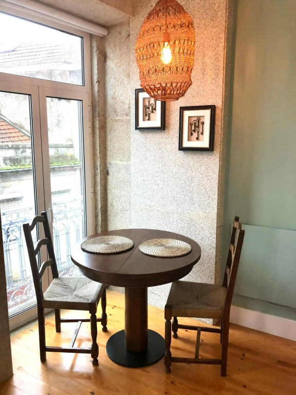 Light Cozy Studio in Bonfim with Romantic Balcony