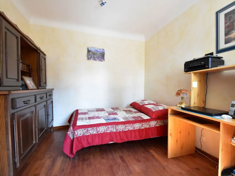 Stunning Villa Near Regusse With Private Swimming Pool