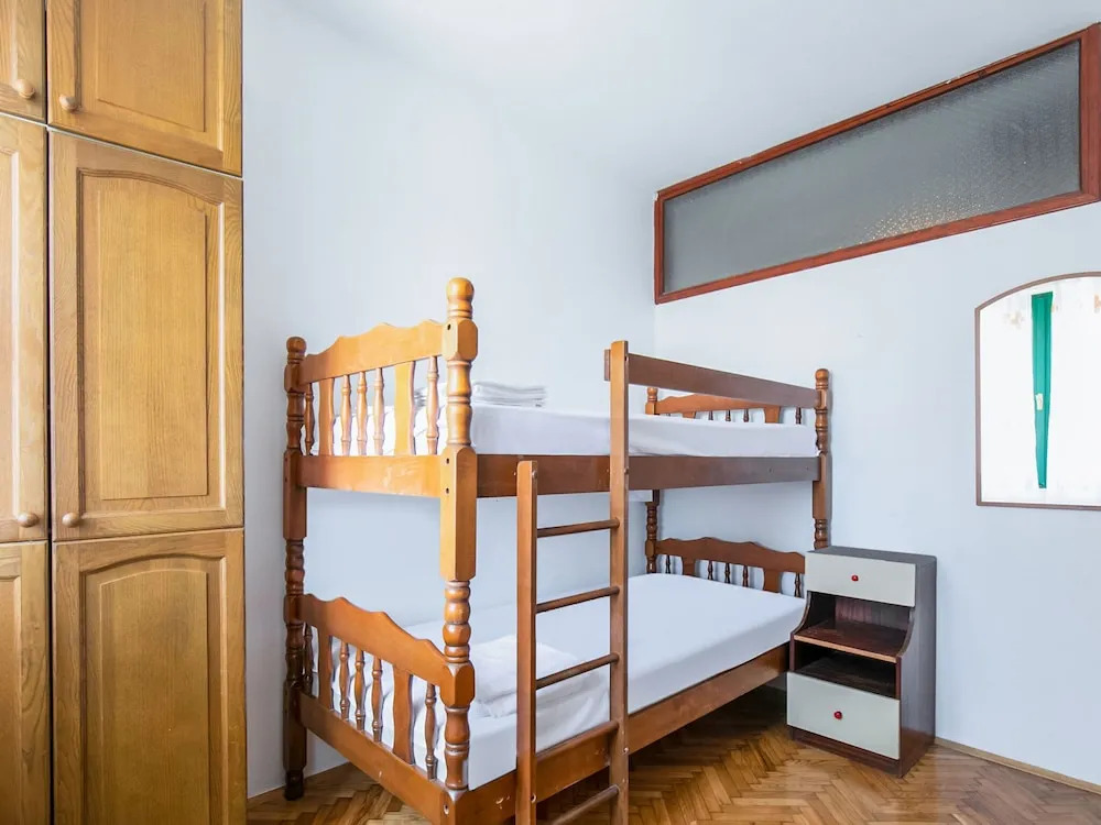 Scenic Apartment in Pakoštane near Sea & Town Center