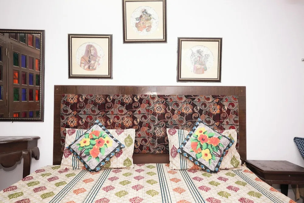 Nukkad Guest House Near Lake Pichola
