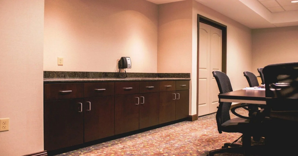 Holiday Inn Express & Suites Morton Peoria Area by IHG