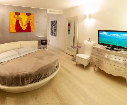 Portopiccolo Avolare Apartments in panoramic terrasses, beach included