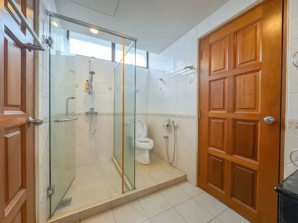 AJ-HOME Fahrenheit 88 Pavillion Bukit Bintang 8pax