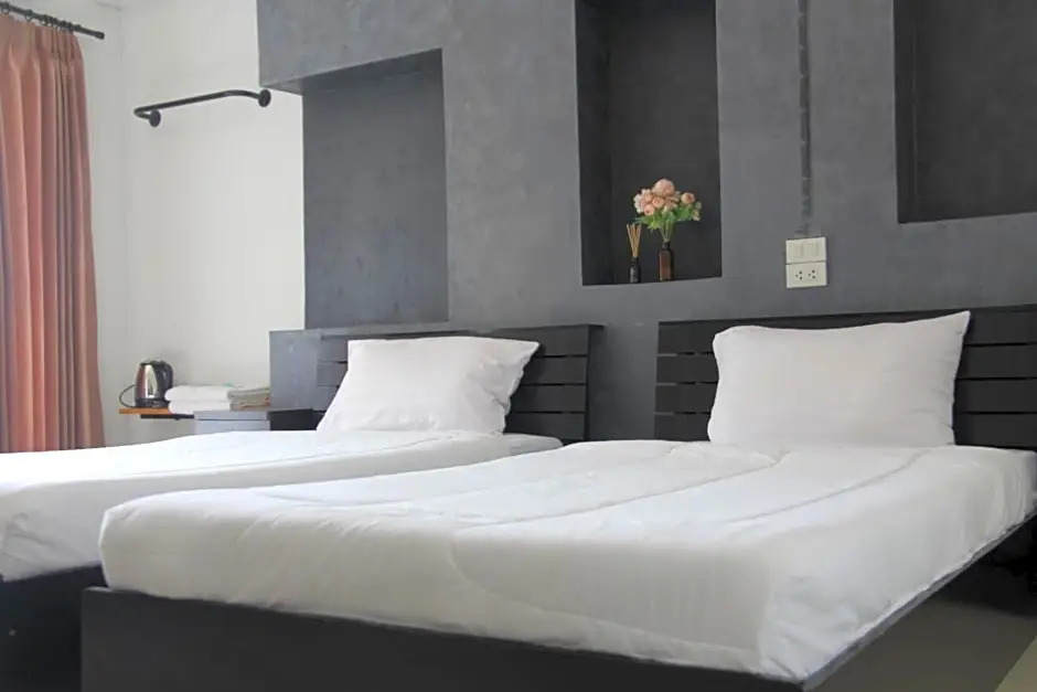 พีลาตุส อพาร์ทเม้นท์ (Pilatus Apartment)