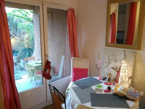 Joli studio avec jardinet