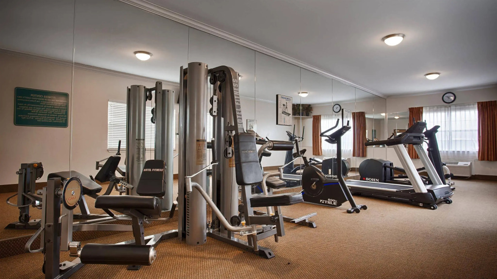 Best Western Club House Inn & Suites