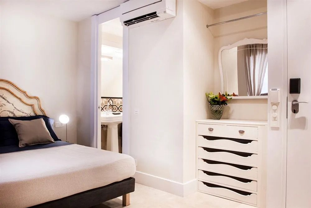 Pillow Town House with Terrace