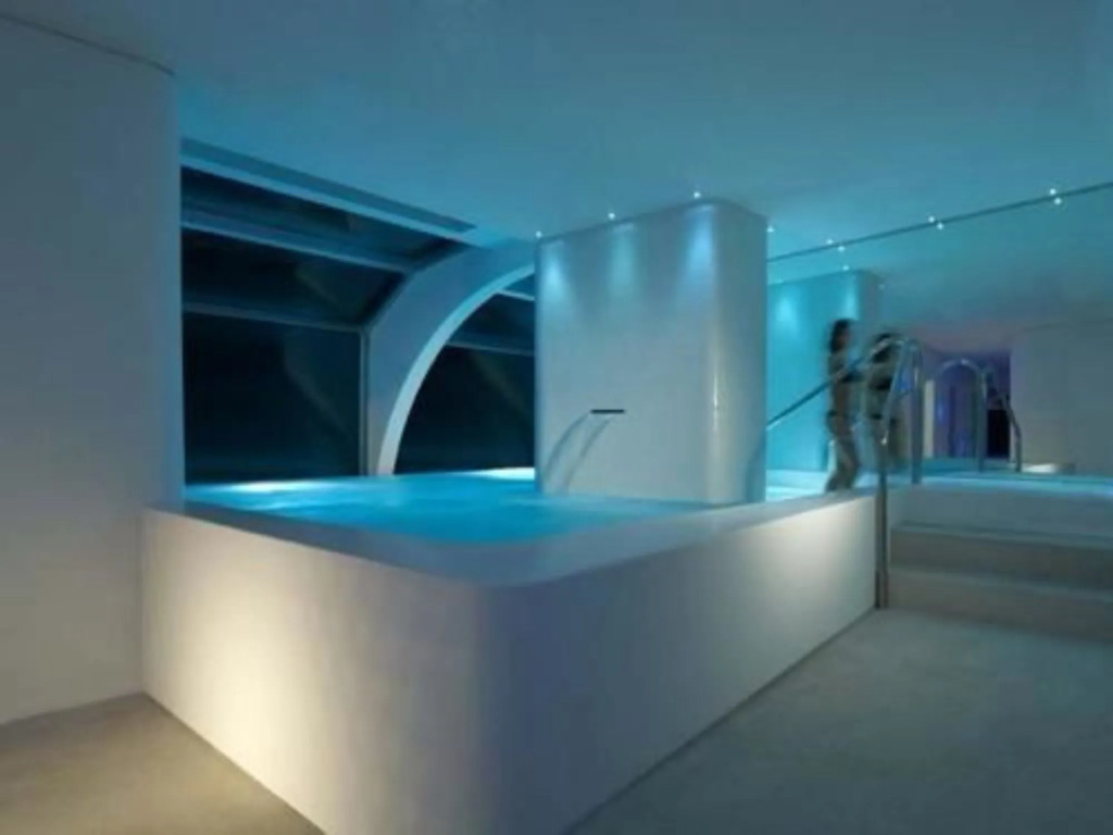 i-Suite Hotel
