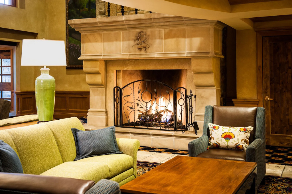 The Chateaux Deer Valley