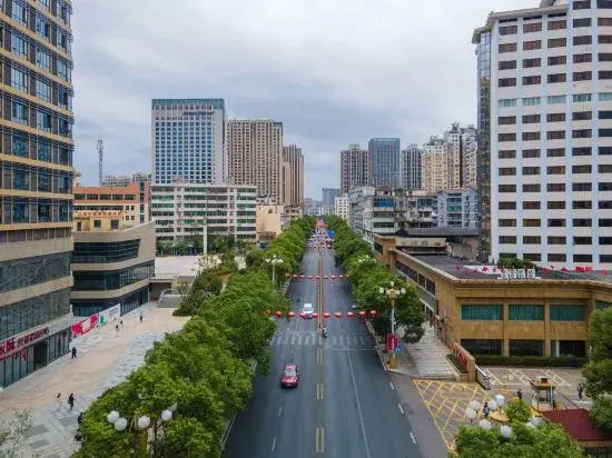 Hua Qiao Hotel